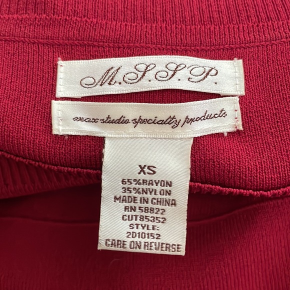 XS - Max Studio Specialty Products (M.S.S.P.) Red Half Sleeve Body Con Dress - Picture 4 of 5